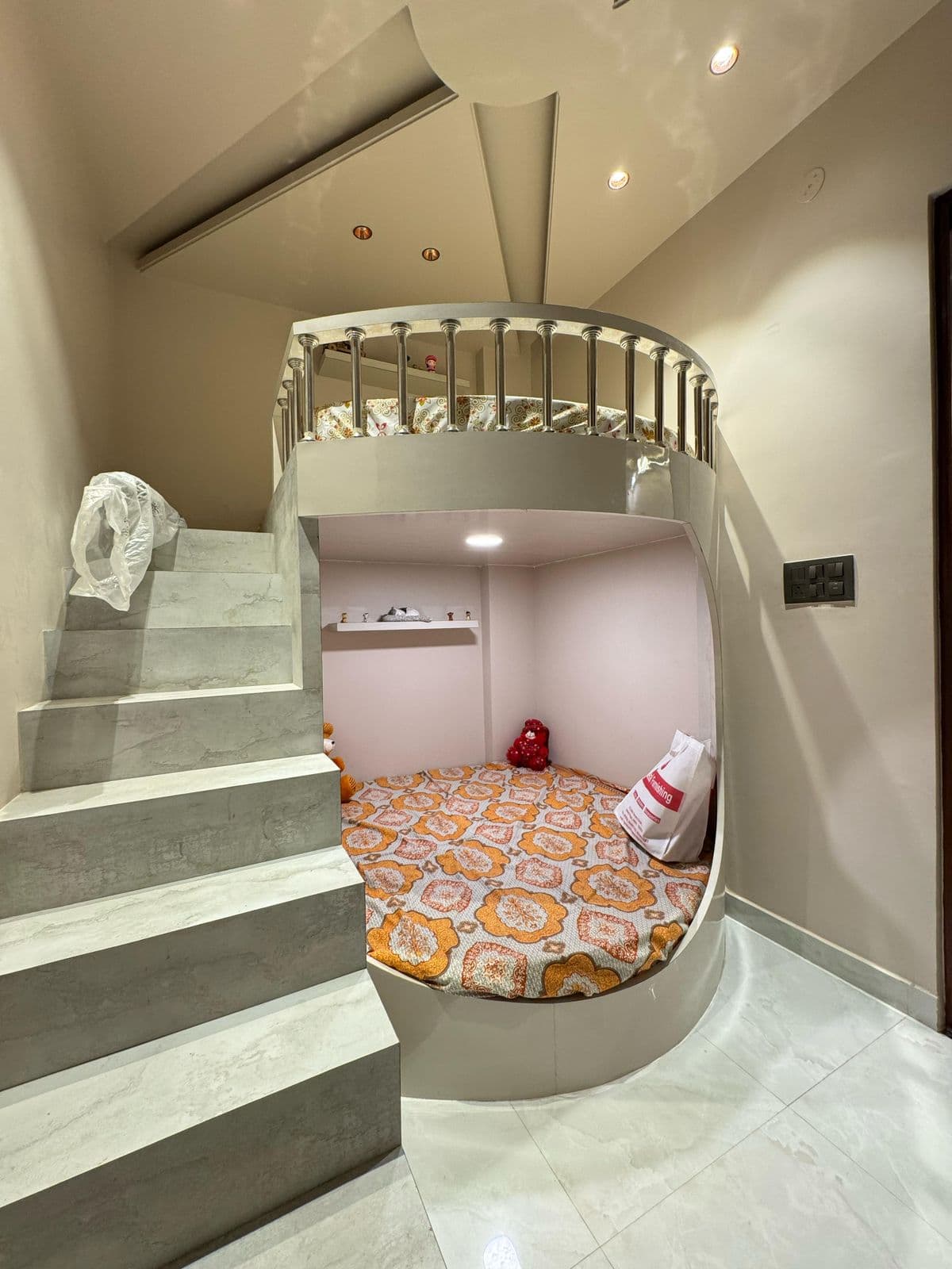 Kids room with capsule bed & upper play area